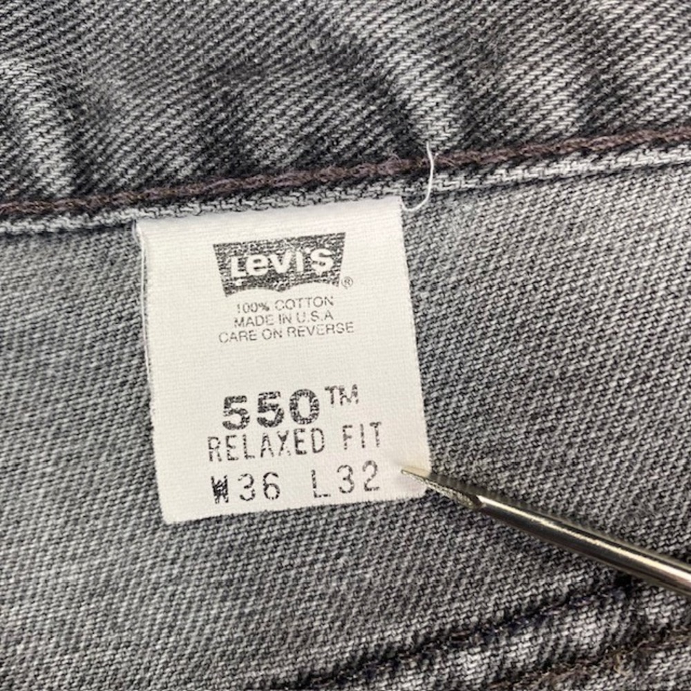 Vintage Levis 550 Relaxed Fit Jeans Mens 36x32 Faded Black Made in USA 90s Denim - Picture 3 of 12